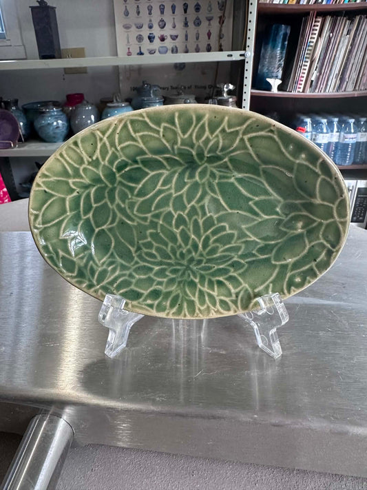 The Oval Garden Plate